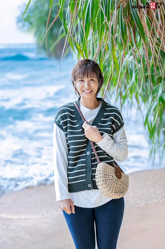 『沢山出る母乳で3児を育てるママさんバレーガチ勢の島人 玉城夏帆 29歳 地元沖縄でAV DEBUT』母乳を分泌する少し萎んだ垂れ乳に三児を産んだ安産型のデカいケツが滅茶苦茶エロいエロ動画:1