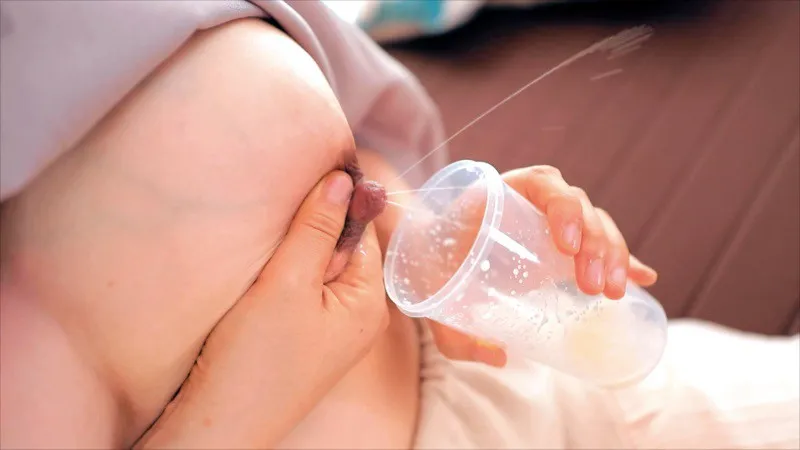 『羽月希 母乳 復活 ～超高画質4K撮影で見せる授乳プレイコンプリートスペシャル～』エロい母乳をピューピュー出しながらAV復活したエロ動画:3